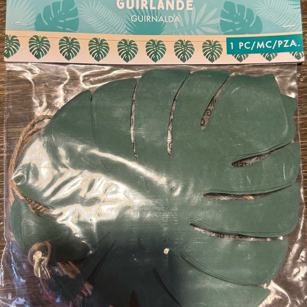 Green Leaf Garland